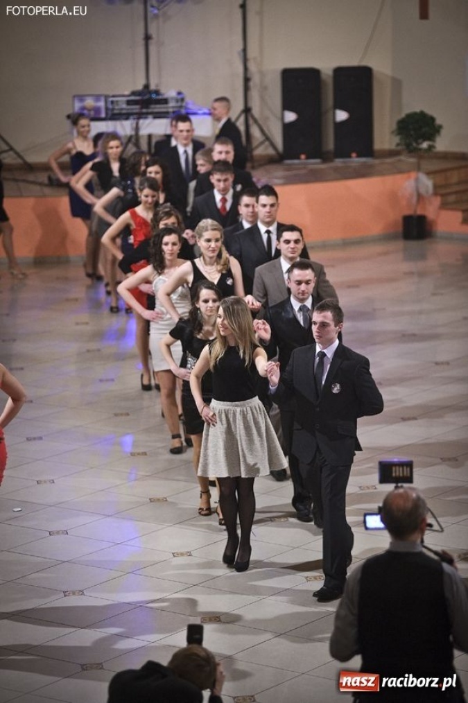 Zdjęcie w galerii na portalu naszraciborz.pl: Uczniowie ZSZ już po studniówce wiadomości z regionu