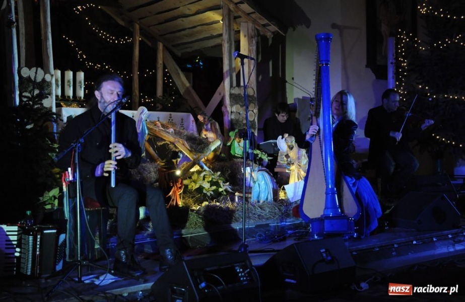 Zdjęcie w galerii na portalu naszraciborz.pl: Irlandzkie kolędowanie w Brzeziu wiadomości z regionu