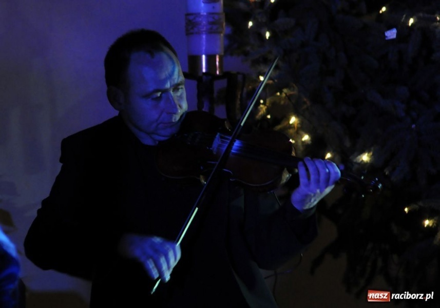 Zdjęcie w galerii na portalu naszraciborz.pl: Irlandzkie kolędowanie w Brzeziu wiadomości z regionu