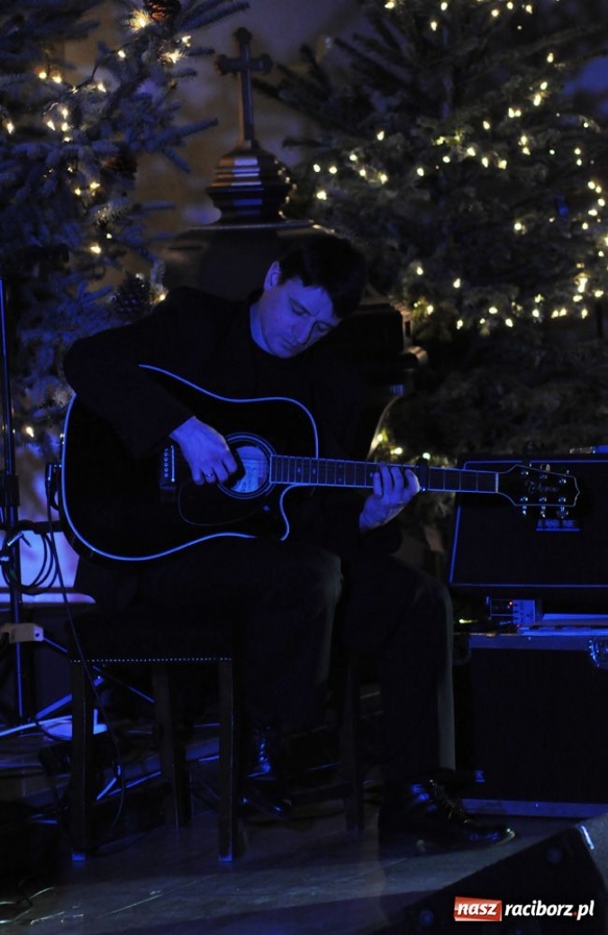 Zdjęcie w galerii na portalu naszraciborz.pl: Irlandzkie kolędowanie w Brzeziu wiadomości z regionu