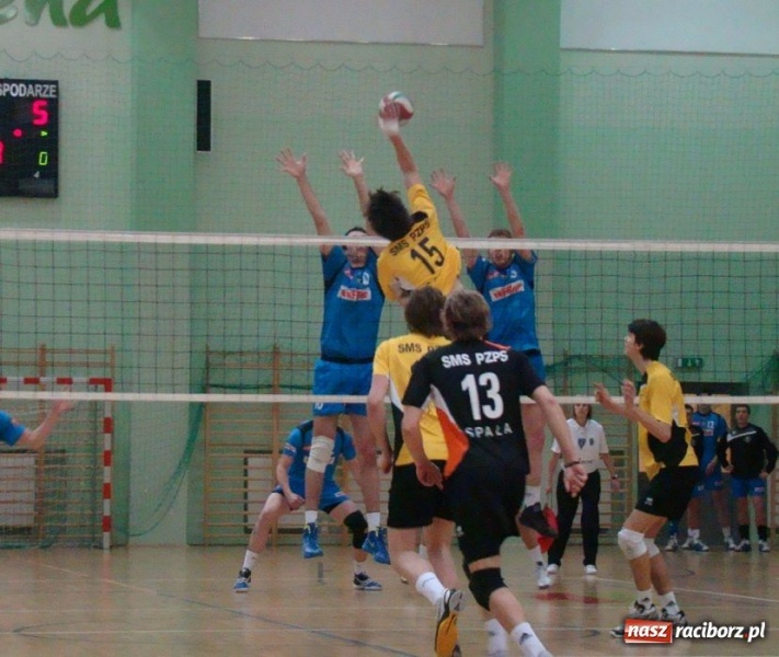 Zdjęcie w galerii na portalu naszraciborz.pl: Szlagier kolejki tym razem dla Spały wiadomości z regionu