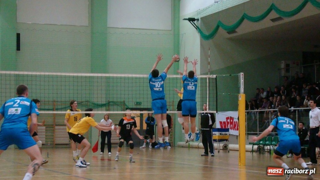 Zdjęcie w galerii na portalu naszraciborz.pl: Szlagier kolejki tym razem dla Spały wiadomości z regionu