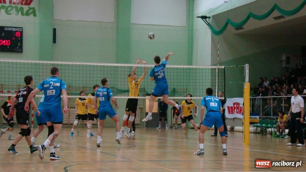 Zdjęcie w galerii na portalu naszraciborz.pl: Szlagier kolejki tym razem dla Spały wiadomości z regionu