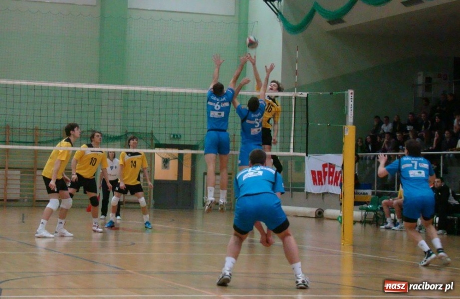 Zdjęcie w galerii na portalu naszraciborz.pl: Szlagier kolejki tym razem dla Spały wiadomości z regionu