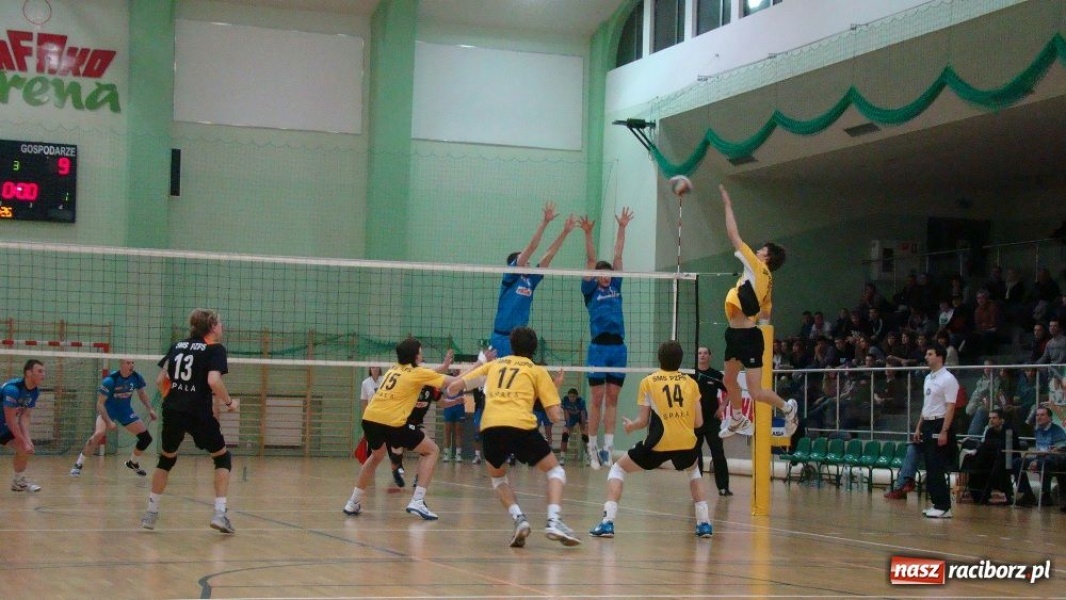 Zdjęcie w galerii na portalu naszraciborz.pl: Szlagier kolejki tym razem dla Spały wiadomości z regionu