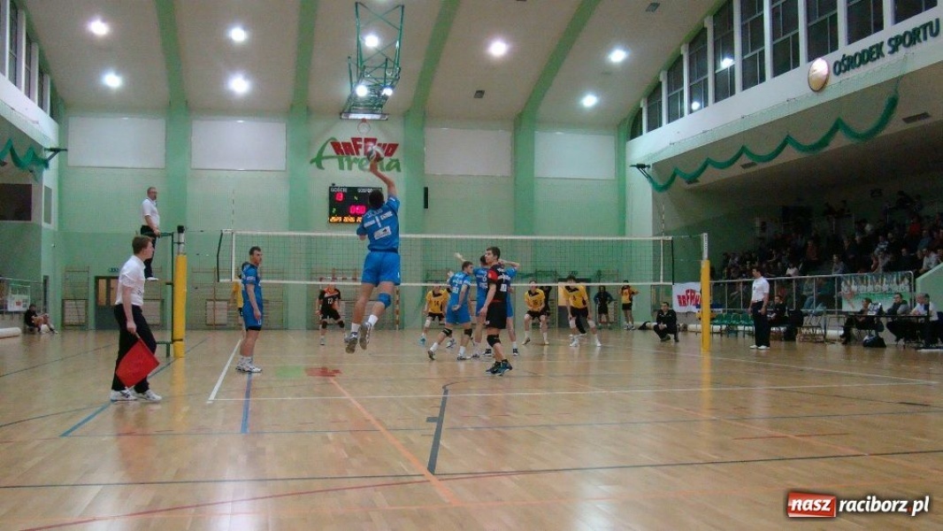 Zdjęcie w galerii na portalu naszraciborz.pl: Szlagier kolejki tym razem dla Spały wiadomości z regionu