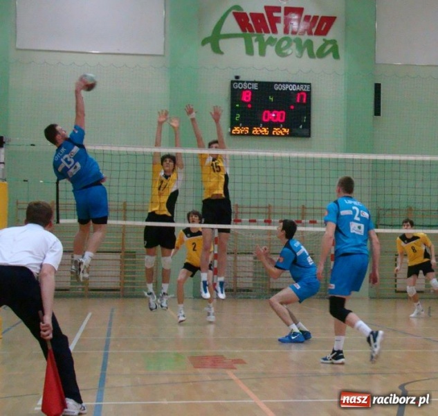 Zdjęcie w galerii na portalu naszraciborz.pl: Szlagier kolejki tym razem dla Spały wiadomości z regionu