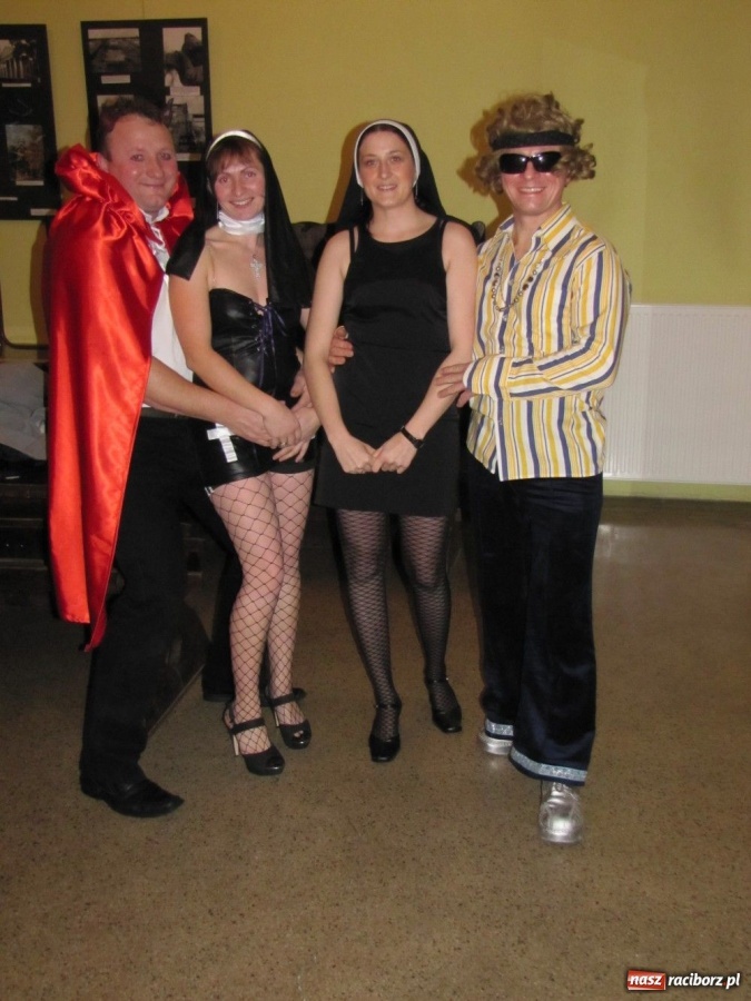 Zdjęcie w galerii na portalu naszraciborz.pl: Przebieranie bawi nie tylko dzieci wiadomości z regionu