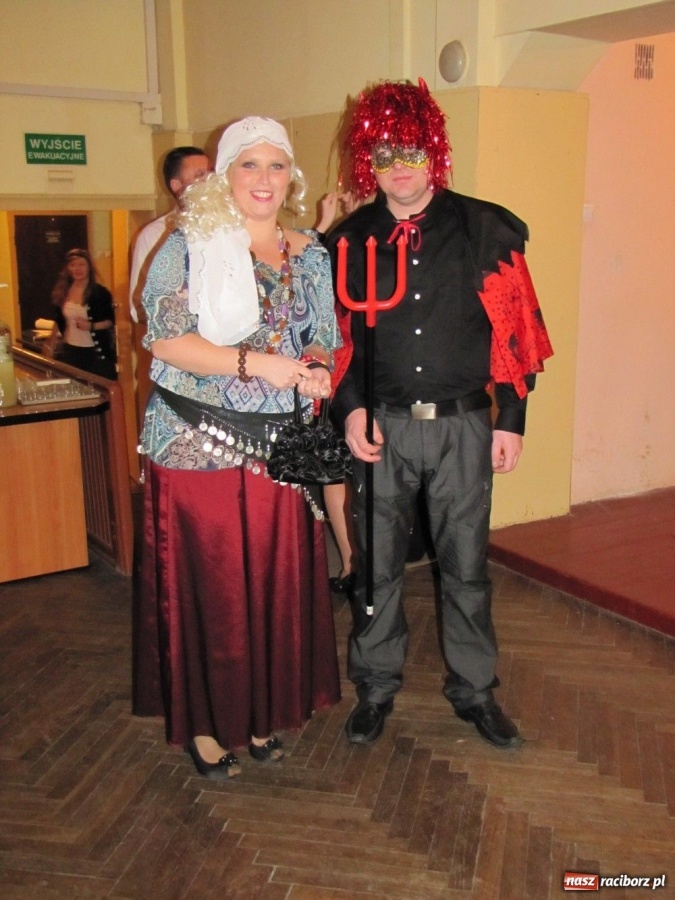 Zdjęcie w galerii na portalu naszraciborz.pl: Przebieranie bawi nie tylko dzieci wiadomości z regionu