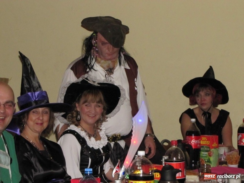Zdjęcie w galerii na portalu naszraciborz.pl: Przebieranie bawi nie tylko dzieci wiadomości z regionu