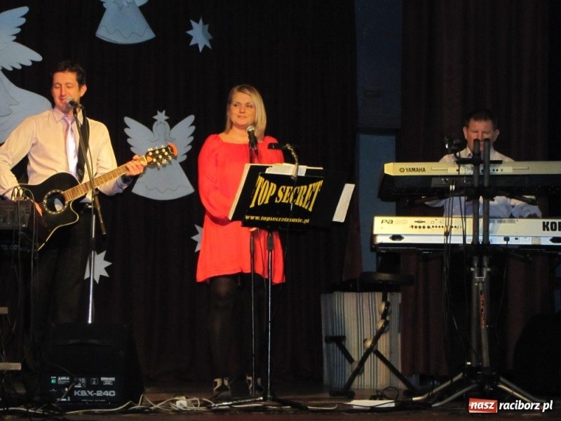 Zdjęcie w galerii na portalu naszraciborz.pl: Przebieranie bawi nie tylko dzieci wiadomości z regionu