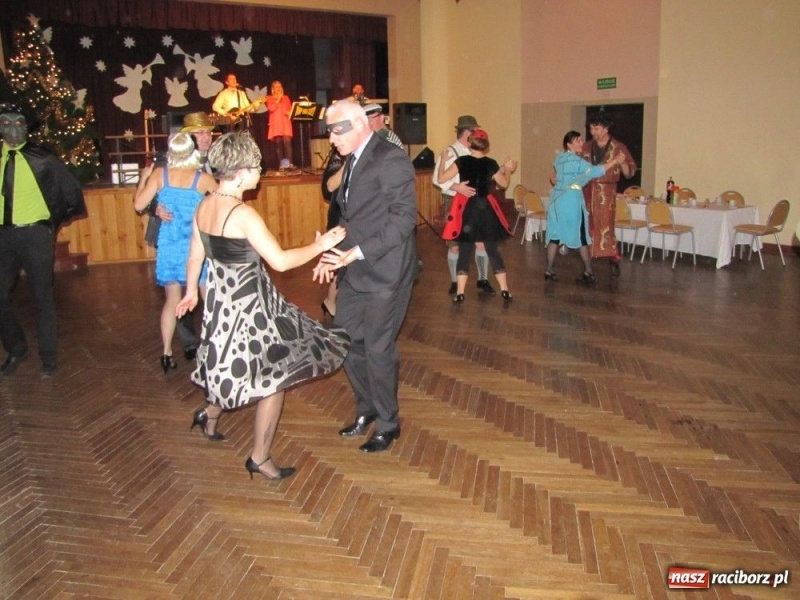 Zdjęcie w galerii na portalu naszraciborz.pl: Przebieranie bawi nie tylko dzieci wiadomości z regionu