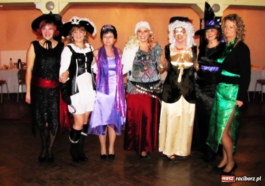 Zdjęcie w galerii na portalu naszraciborz.pl: Przebieranie bawi nie tylko dzieci wiadomości z regionu