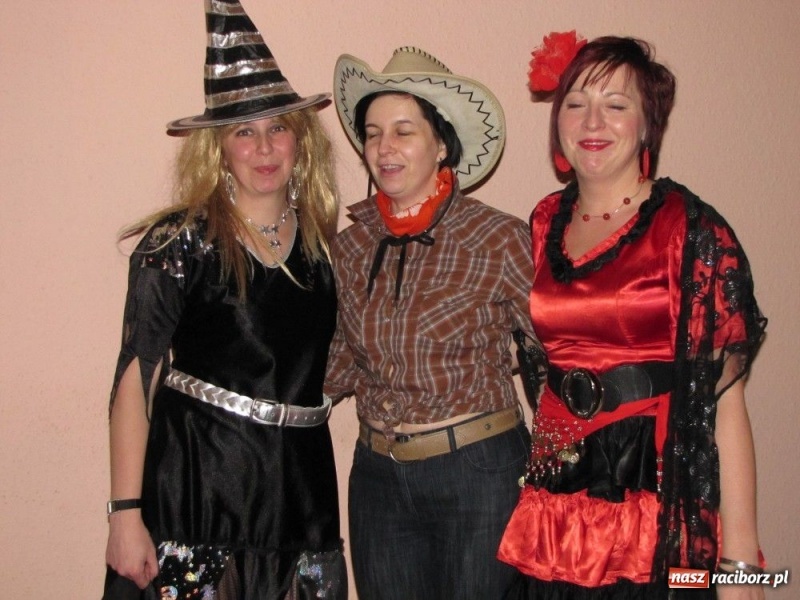 Zdjęcie w galerii na portalu naszraciborz.pl: Przebieranie bawi nie tylko dzieci wiadomości z regionu