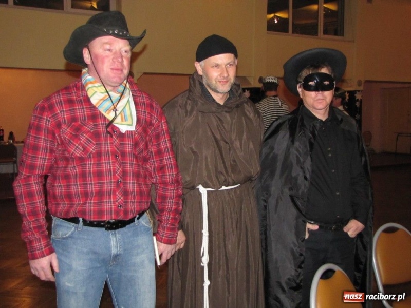 Zdjęcie w galerii na portalu naszraciborz.pl: Przebieranie bawi nie tylko dzieci wiadomości z regionu