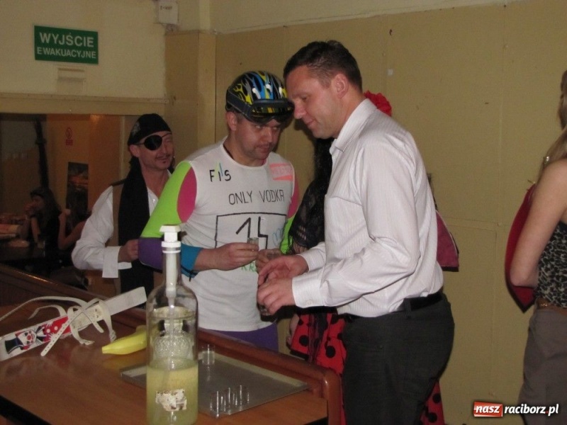 Zdjęcie w galerii na portalu naszraciborz.pl: Przebieranie bawi nie tylko dzieci wiadomości z regionu