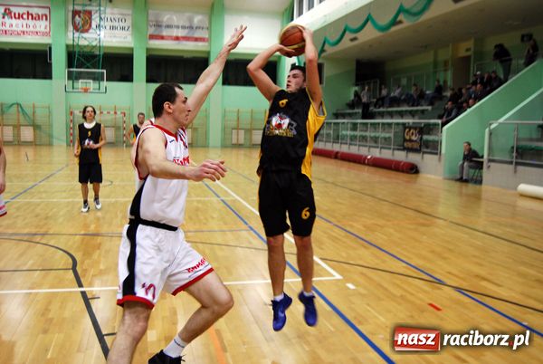 Zdjęcie w galerii na portalu naszraciborz.pl: DHL o jedno 