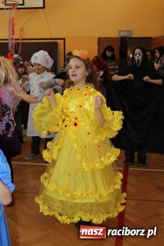 Zdjęcie w galerii na portalu naszraciborz.pl: Niech żyje bal - kolorowo w SP 13 wiadomości z regionu