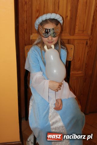 Zdjęcie w galerii na portalu naszraciborz.pl: Niech żyje bal - kolorowo w SP 13 wiadomości z regionu