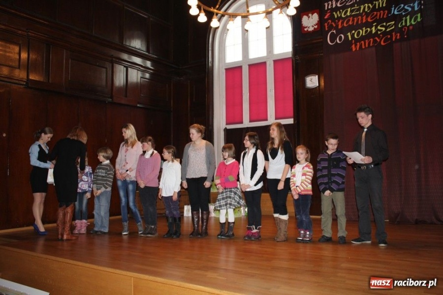 Zdjęcie w galerii na portalu naszraciborz.pl: Dziękowali za pomoc dzieciom w potrzebie wiadomości z regionu