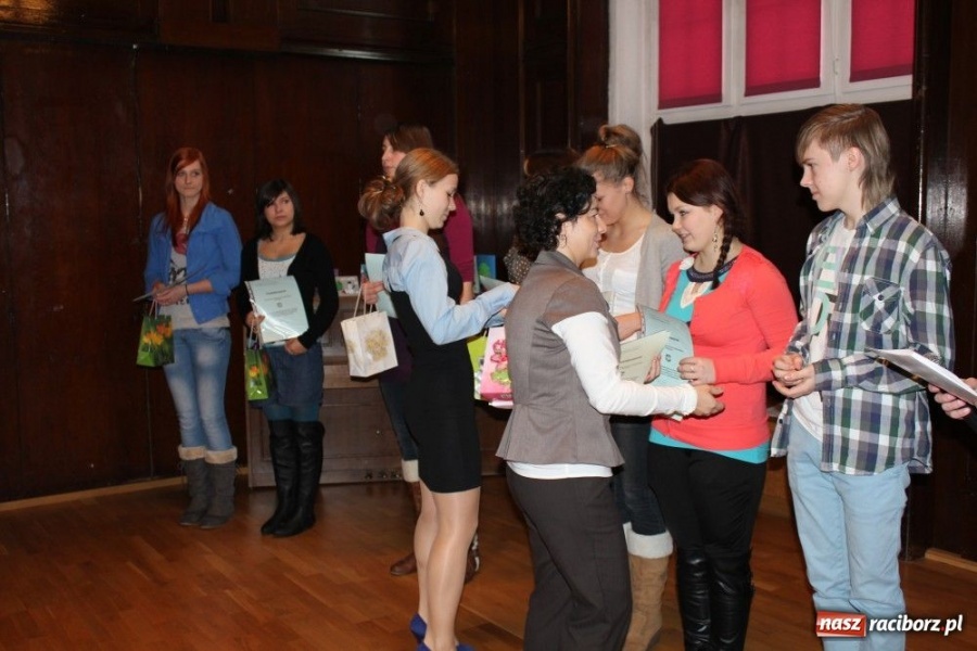 Zdjęcie w galerii na portalu naszraciborz.pl: Dziękowali za pomoc dzieciom w potrzebie wiadomości z regionu
