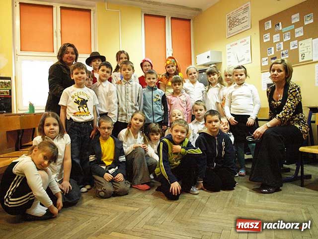 Zdjęcie w galerii na portalu naszraciborz.pl: Pasowanie na rycerza wiadomości z regionu