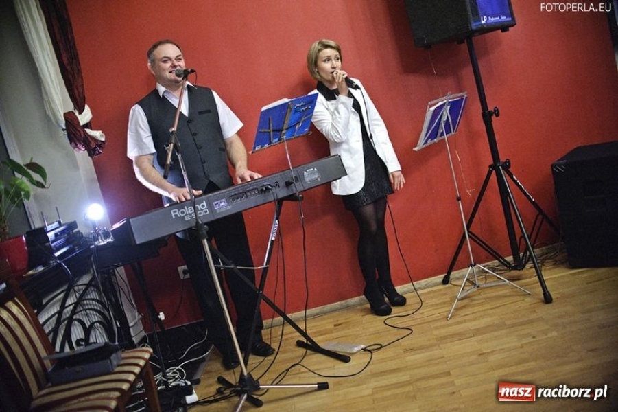 Zdjęcie w galerii na portalu naszraciborz.pl: Mechanik bawi się w Raciborskiej wiadomości z regionu