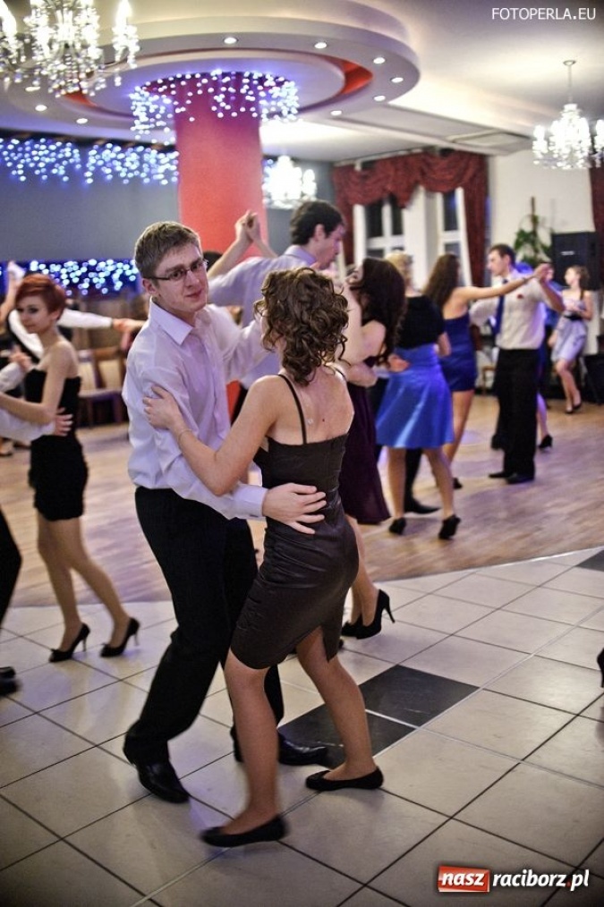 Zdjęcie w galerii na portalu naszraciborz.pl: Mechanik bawi się w Raciborskiej wiadomości z regionu