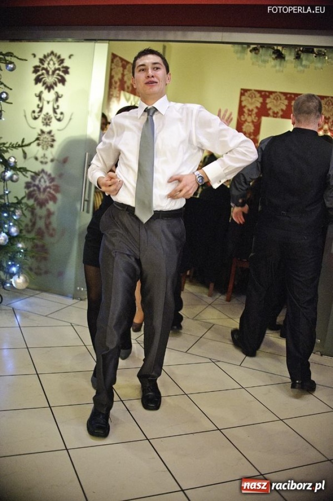 Zdjęcie w galerii na portalu naszraciborz.pl: Mechanik bawi się w Raciborskiej wiadomości z regionu