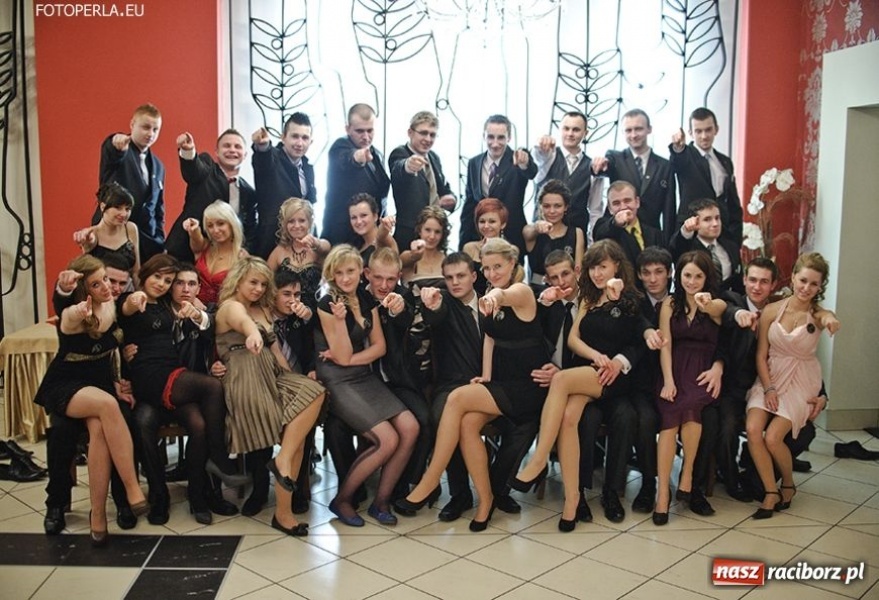 Zdjęcie w galerii na portalu naszraciborz.pl: Mechanik bawi się w Raciborskiej wiadomości z regionu