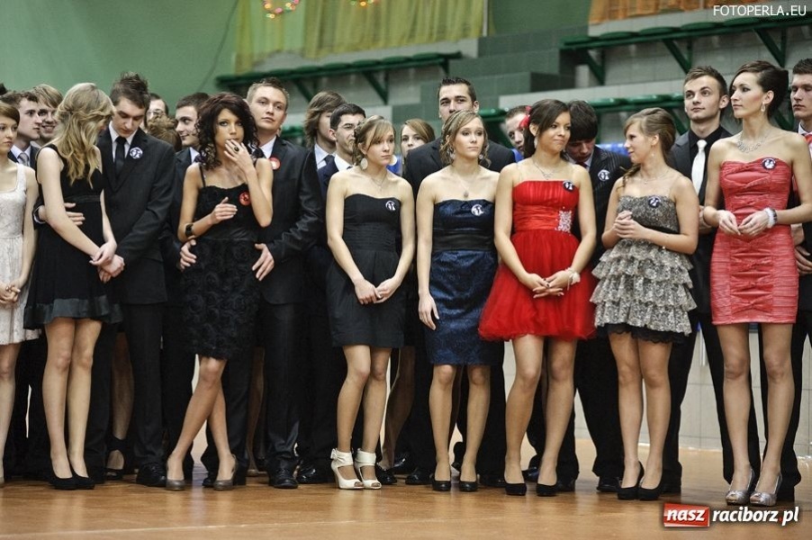 Zdjęcie w galerii na portalu naszraciborz.pl: Studniówka II LO w Arenie Rafako wiadomości z regionu