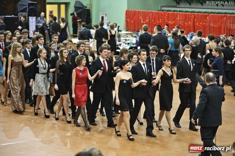 Zdjęcie w galerii na portalu naszraciborz.pl: Studniówka II LO w Arenie Rafako wiadomości z regionu