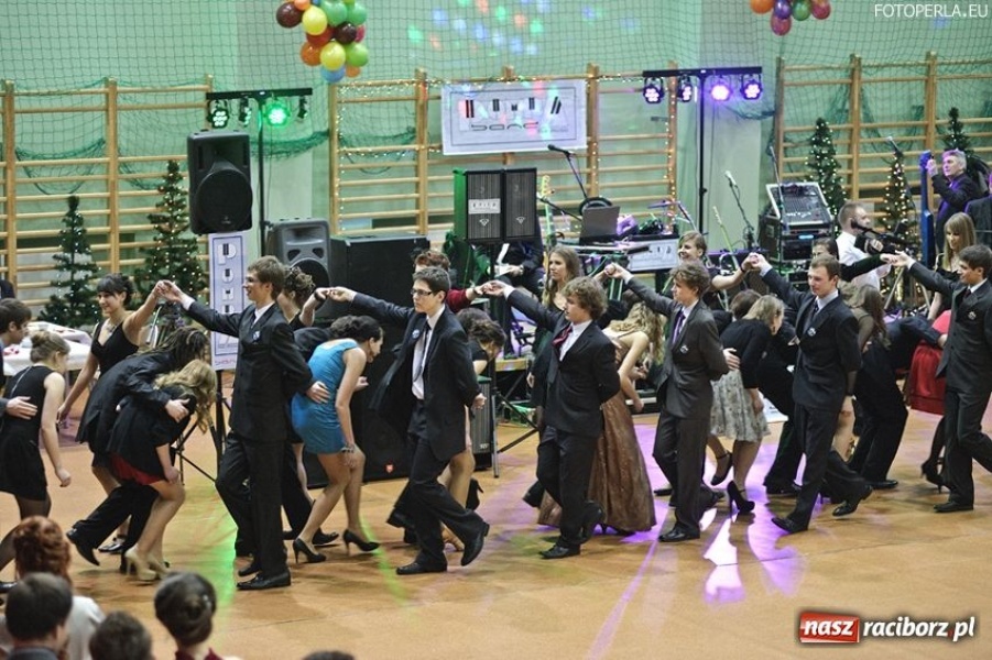 Zdjęcie w galerii na portalu naszraciborz.pl: Studniówka II LO w Arenie Rafako wiadomości z regionu