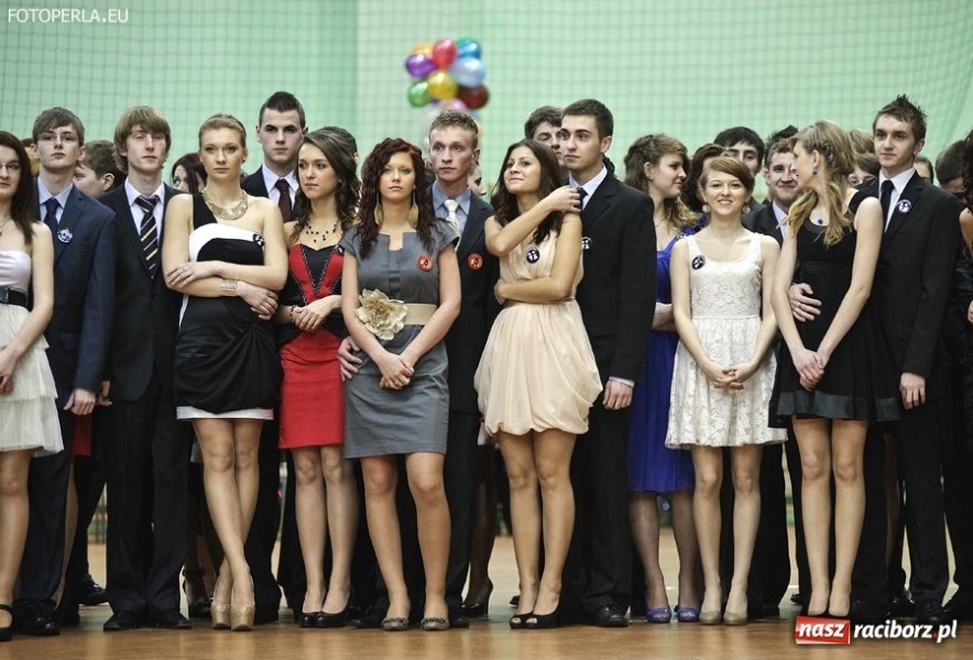 Zdjęcie w galerii na portalu naszraciborz.pl: Studniówka II LO w Arenie Rafako wiadomości z regionu