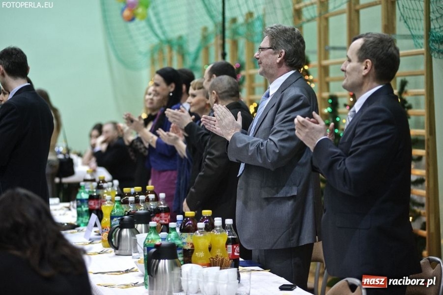 Zdjęcie w galerii na portalu naszraciborz.pl: Studniówka II LO w Arenie Rafako wiadomości z regionu