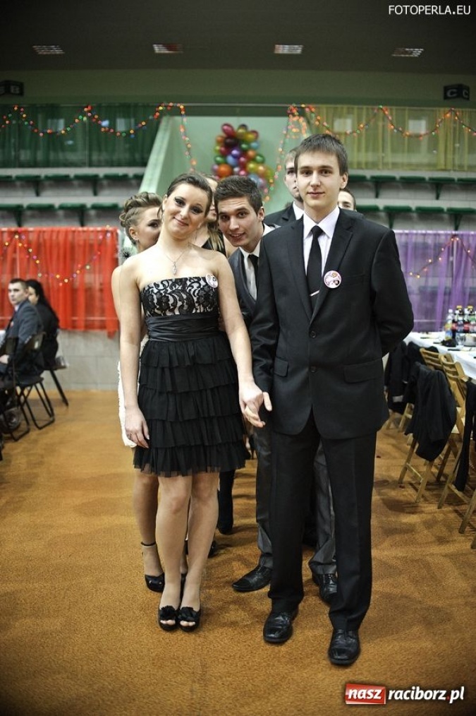 Zdjęcie w galerii na portalu naszraciborz.pl: Studniówka II LO w Arenie Rafako wiadomości z regionu