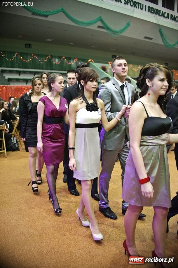 Zdjęcie w galerii na portalu naszraciborz.pl: Studniówka II LO w Arenie Rafako wiadomości z regionu