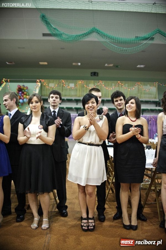 Zdjęcie w galerii na portalu naszraciborz.pl: Studniówka II LO w Arenie Rafako wiadomości z regionu