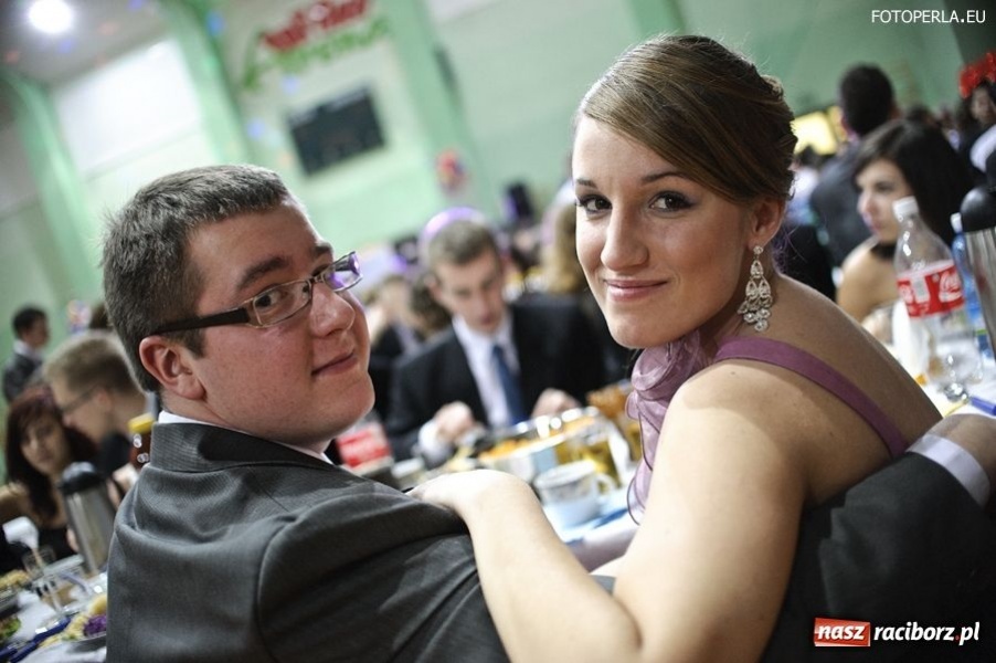 Zdjęcie w galerii na portalu naszraciborz.pl: Studniówka II LO w Arenie Rafako wiadomości z regionu