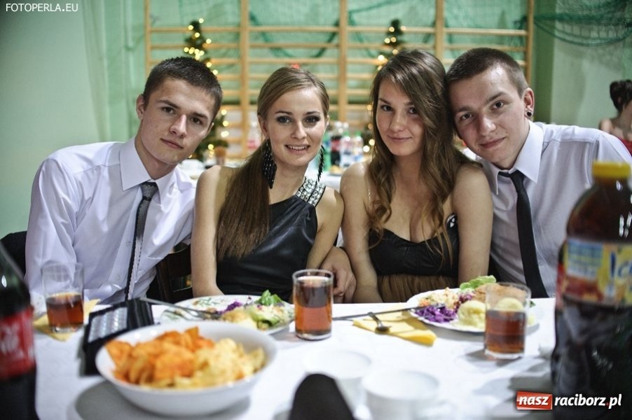 Zdjęcie w galerii na portalu naszraciborz.pl: Studniówka II LO w Arenie Rafako wiadomości z regionu