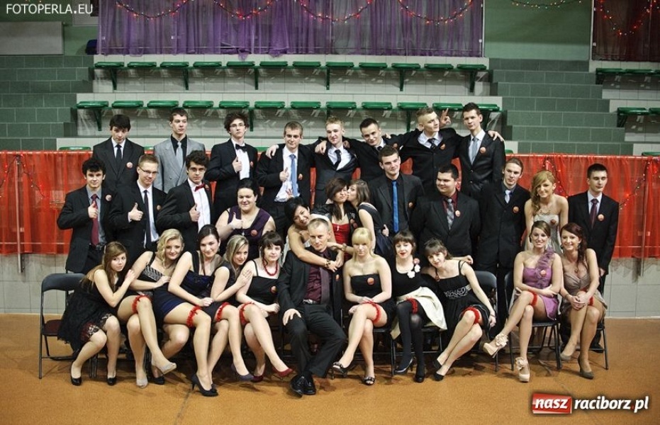Zdjęcie w galerii na portalu naszraciborz.pl: Studniówka II LO w Arenie Rafako wiadomości z regionu