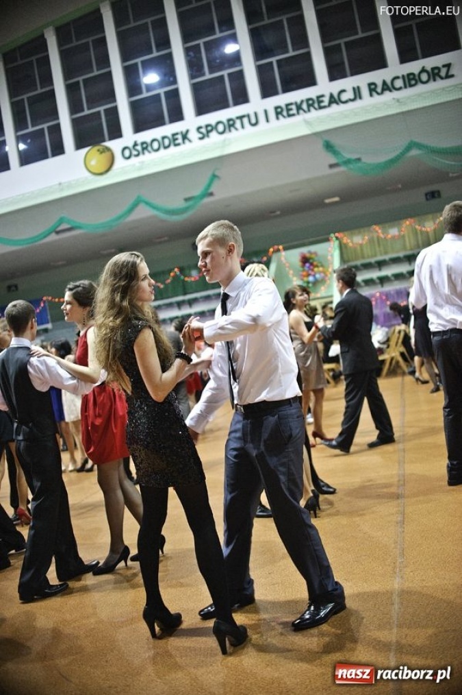 Zdjęcie w galerii na portalu naszraciborz.pl: Studniówka II LO w Arenie Rafako wiadomości z regionu