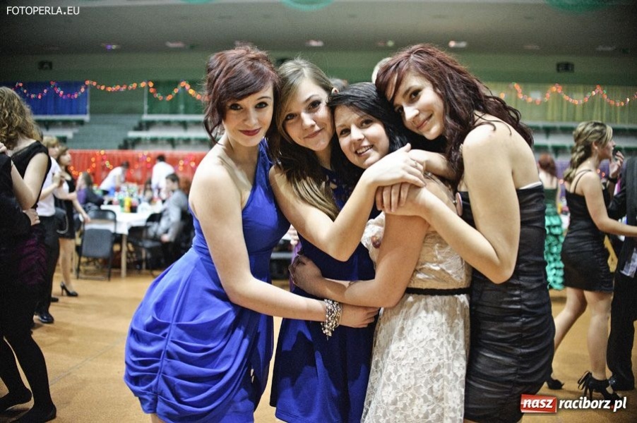 Zdjęcie w galerii na portalu naszraciborz.pl: Studniówka II LO w Arenie Rafako wiadomości z regionu