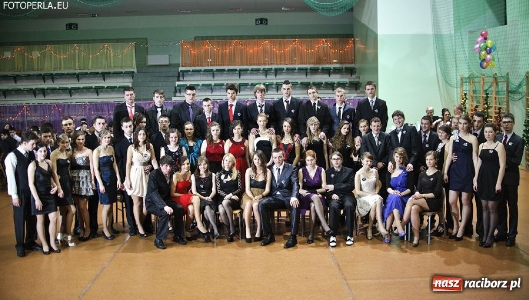 Zdjęcie w galerii na portalu naszraciborz.pl: Studniówka II LO w Arenie Rafako wiadomości z regionu