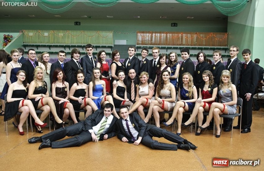 Zdjęcie w galerii na portalu naszraciborz.pl: Studniówka II LO w Arenie Rafako wiadomości z regionu