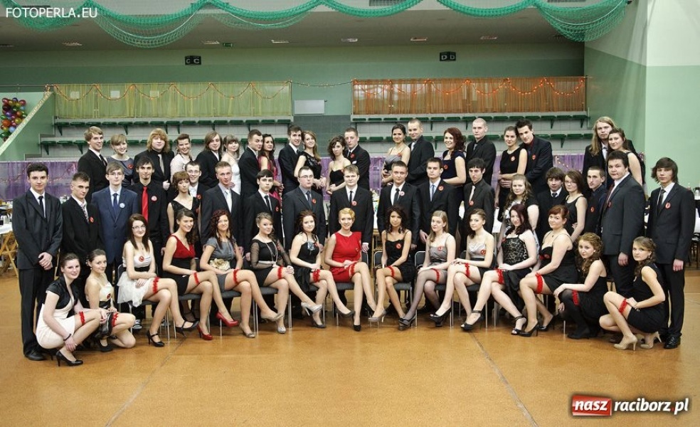 Zdjęcie w galerii na portalu naszraciborz.pl: Studniówka II LO w Arenie Rafako wiadomości z regionu