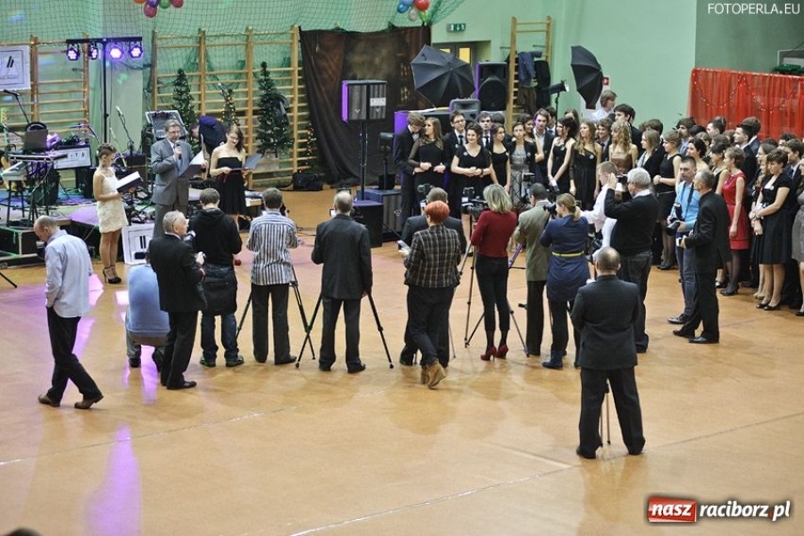 Zdjęcie w galerii na portalu naszraciborz.pl: Studniówka II LO w Arenie Rafako wiadomości z regionu