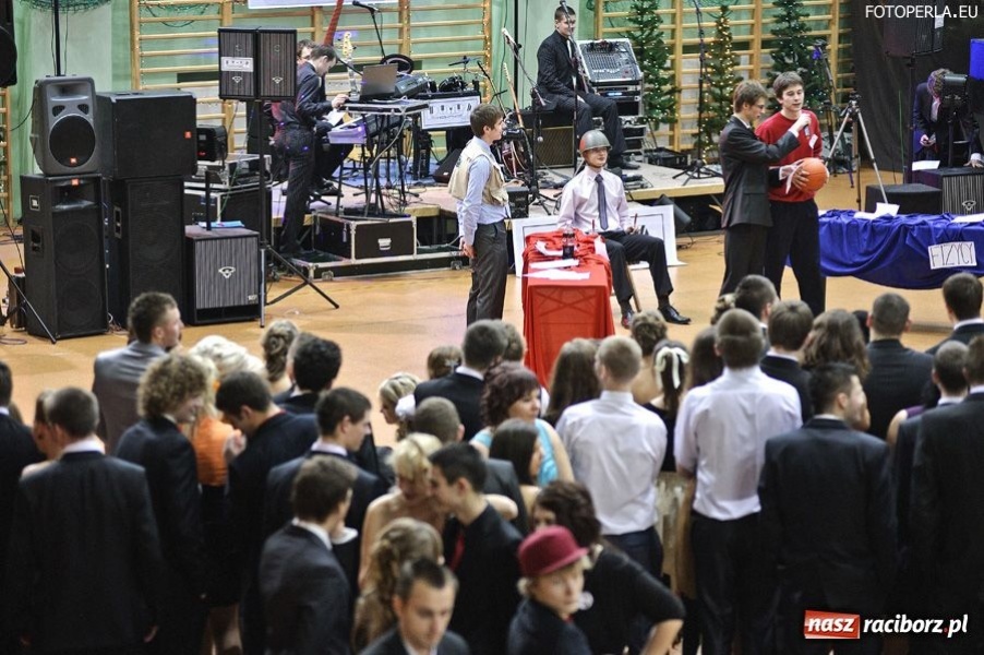 Zdjęcie w galerii na portalu naszraciborz.pl: Studniówka II LO w Arenie Rafako wiadomości z regionu