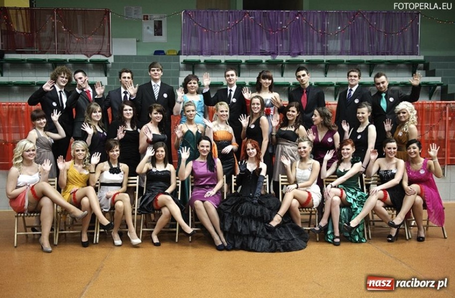 Zdjęcie w galerii na portalu naszraciborz.pl: Studniówka II LO w Arenie Rafako wiadomości z regionu