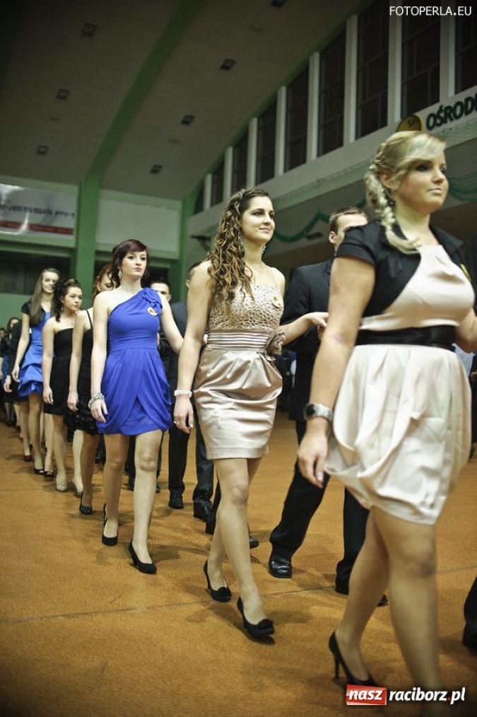 Zdjęcie w galerii na portalu naszraciborz.pl: Studniówka II LO w Arenie Rafako wiadomości z regionu